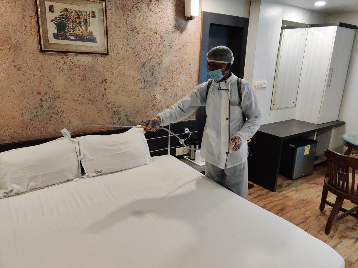 בהופאל Hotel Shree Vatika מראה חיצוני תמונה