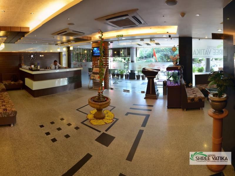 בהופאל Hotel Shree Vatika מראה חיצוני תמונה