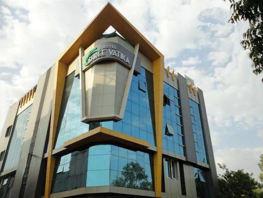 בהופאל Hotel Shree Vatika מראה חיצוני תמונה