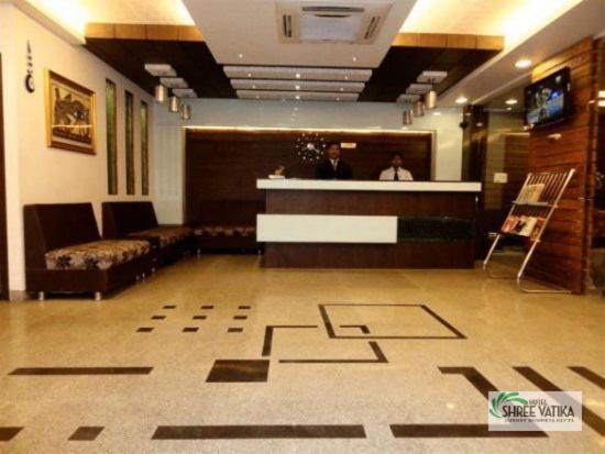 בהופאל Hotel Shree Vatika מראה חיצוני תמונה