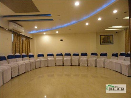 בהופאל Hotel Shree Vatika מראה חיצוני תמונה