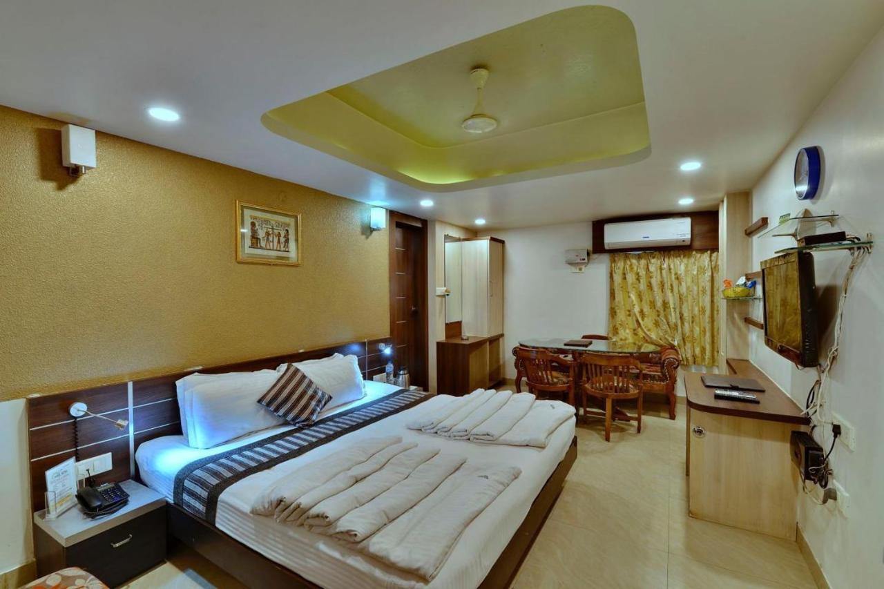 בהופאל Hotel Shree Vatika מראה חיצוני תמונה